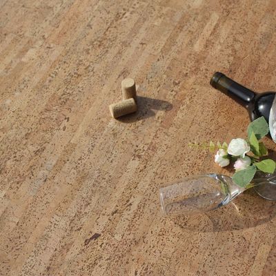 Экологически чистые кухни, покрывающие подкладку из акустического пробка деревянными плитками